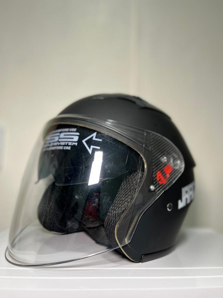 casco negro mate 03