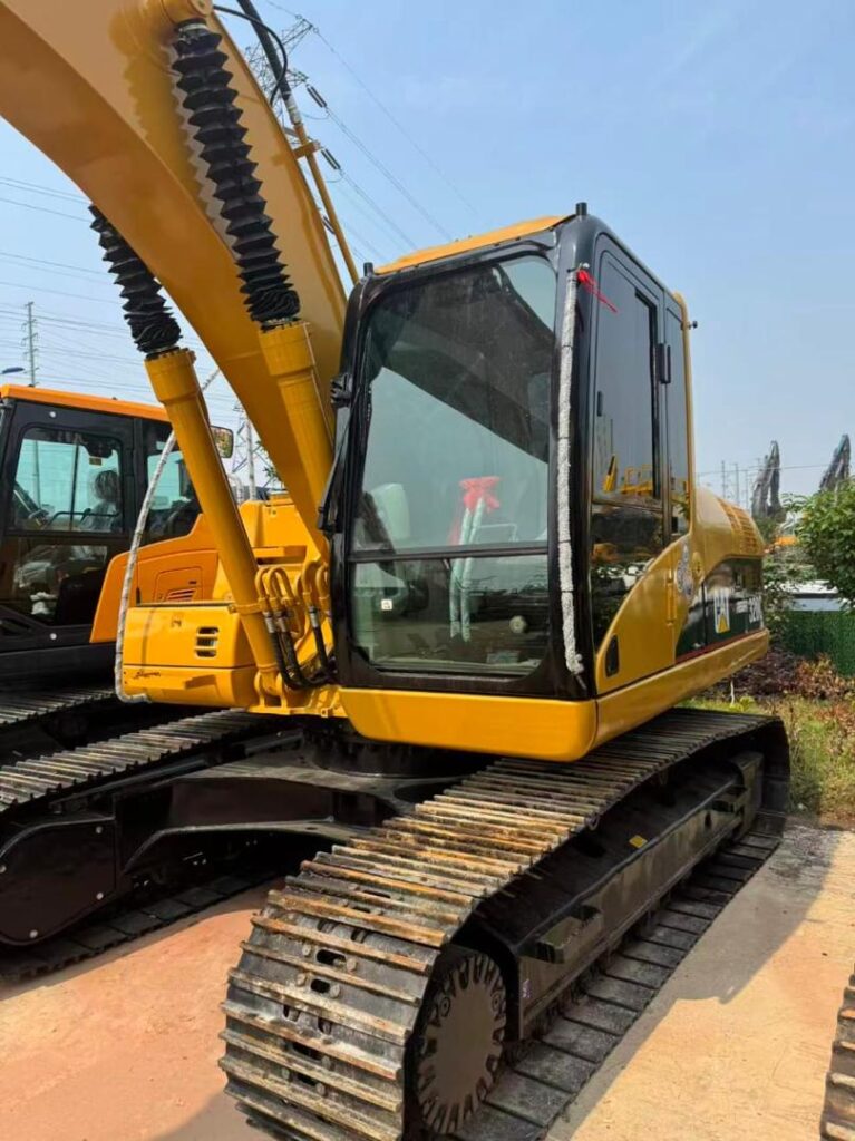 excavadora cat 320c 03