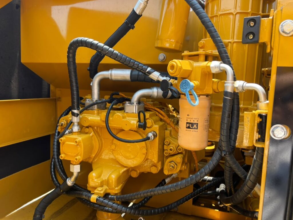 excavadora cat 320cl 05