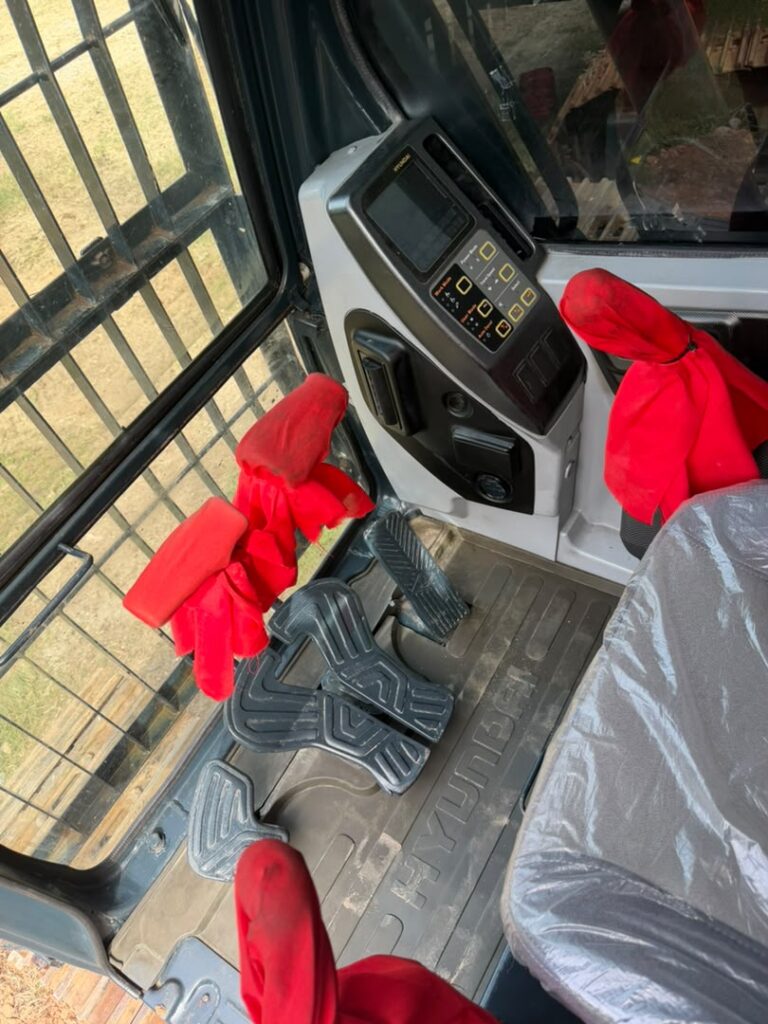 excavadora hyundai h220 05