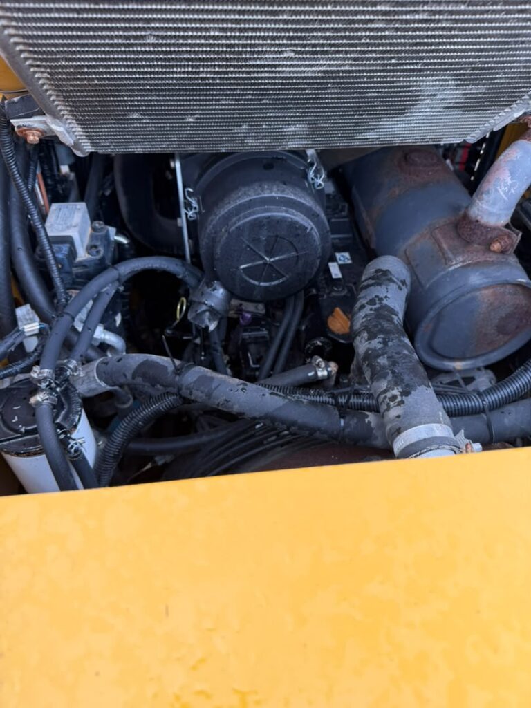 minicargador xcmg xc750k 03