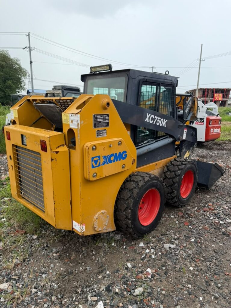 minicargador xcmg xc750k 04