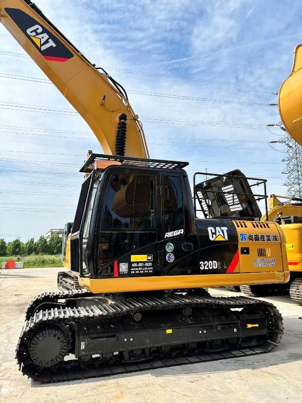 moaiven cat 320d2 l 01