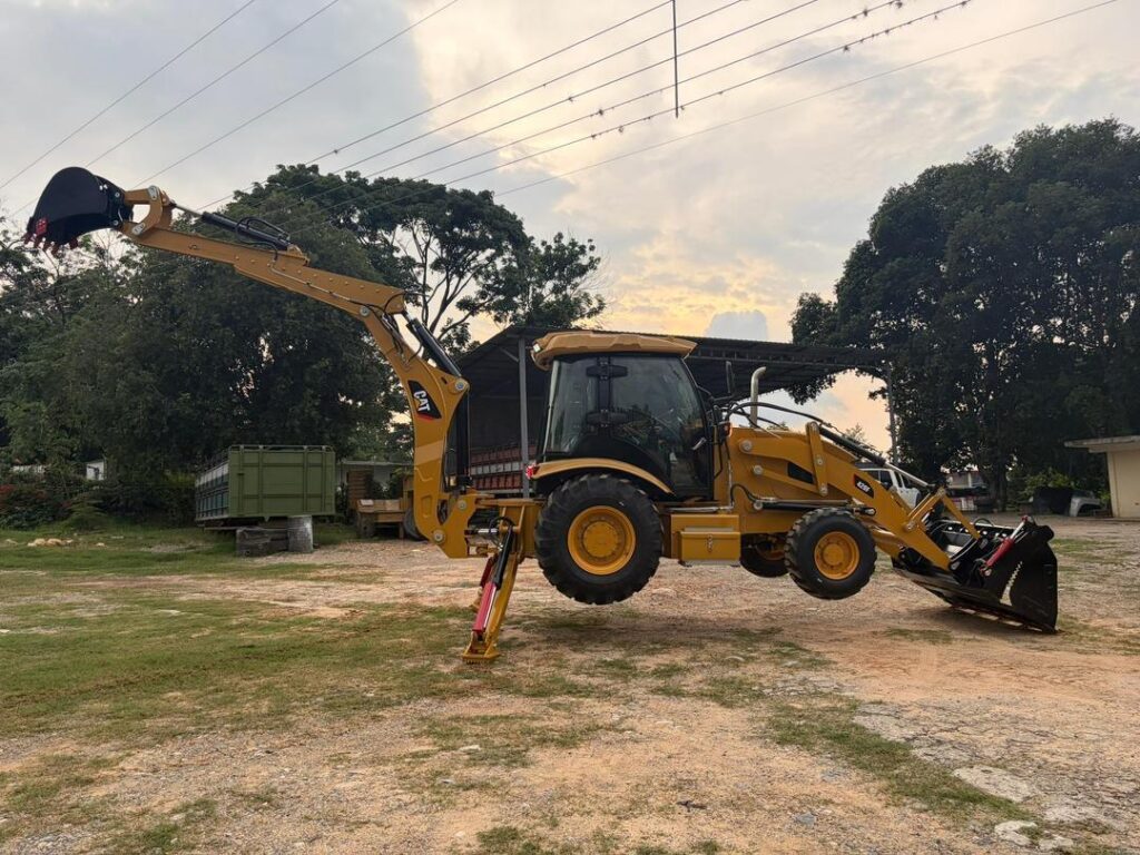 retroexcavadora 420f 03